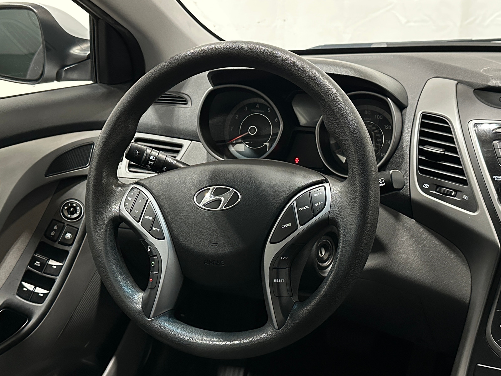 Thumbnail: 2016 Hyundai Elantra - 5
