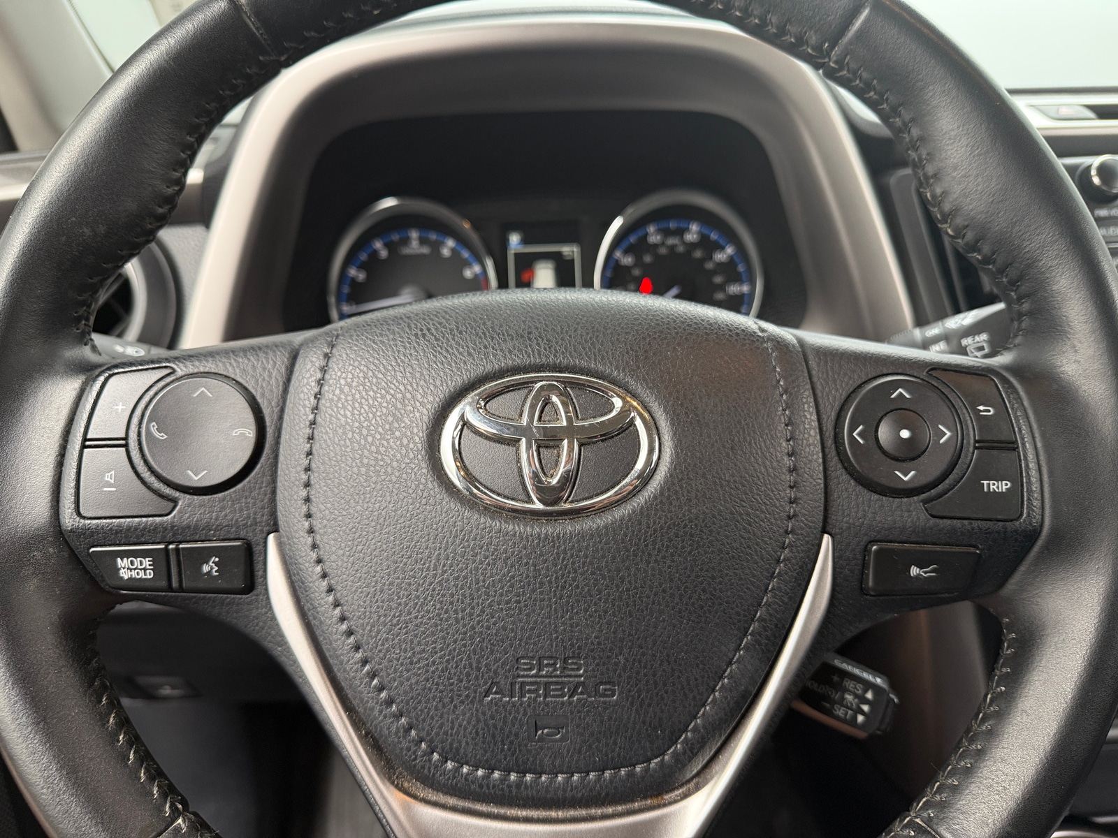 Thumbnail: 2017 Toyota RAV4 - 4