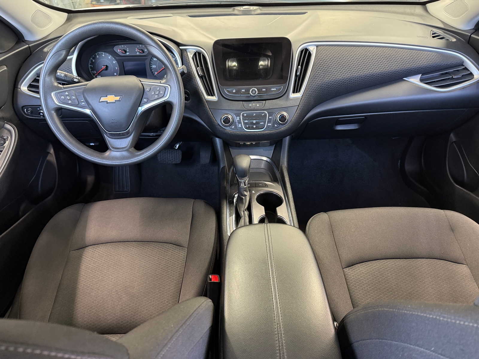 Thumbnail: 2024 Chevrolet Malibu - 3