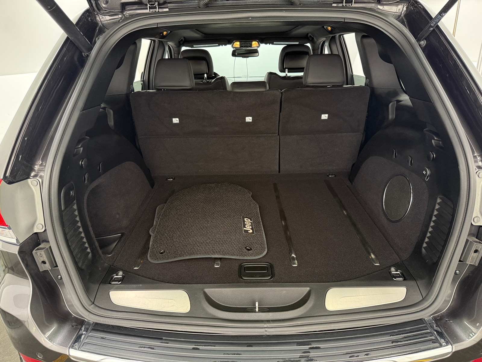 Thumbnail: 2014 Jeep Grand Cherokee - 6