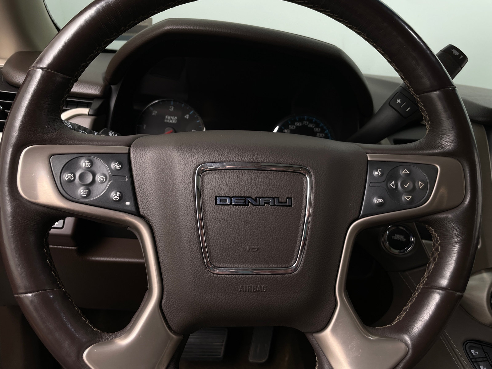 Thumbnail: 2018 GMC Yukon XL - 4