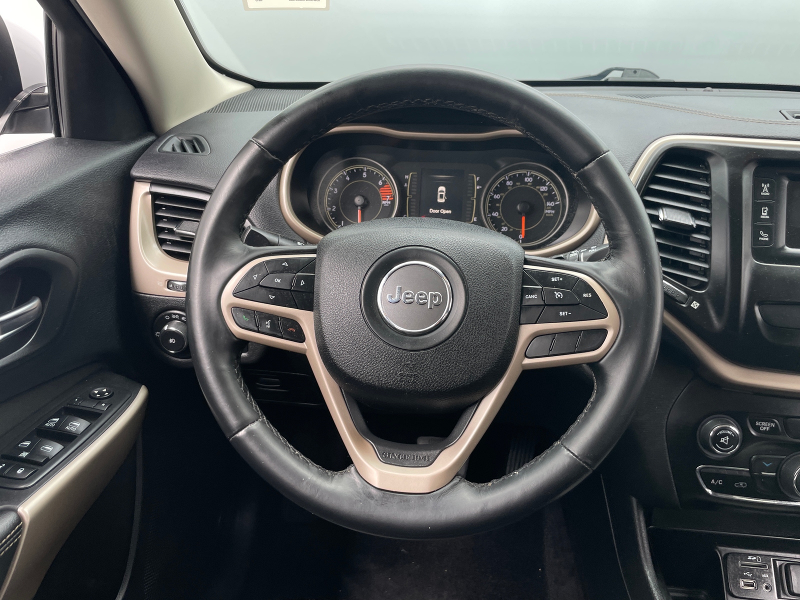 Thumbnail: 2017 Jeep Cherokee - 5