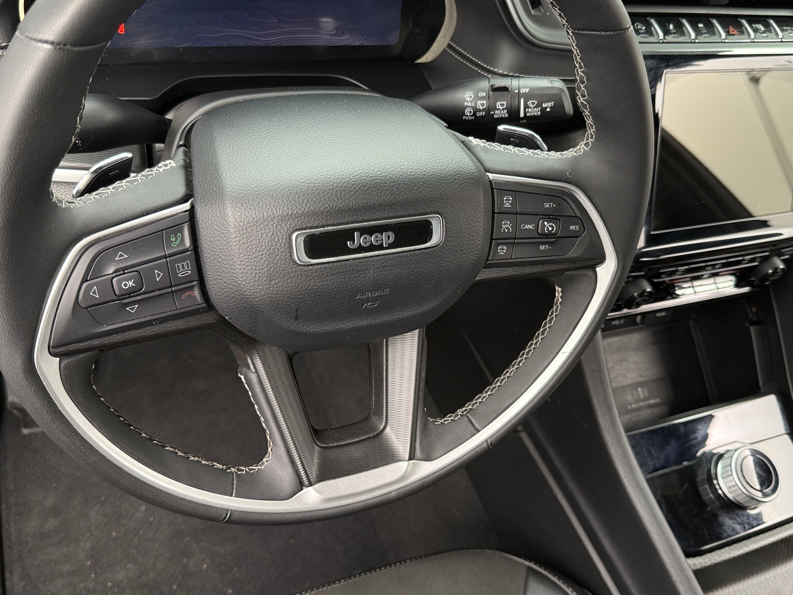 Thumbnail: 2024 Jeep Grand Cherokee - 4