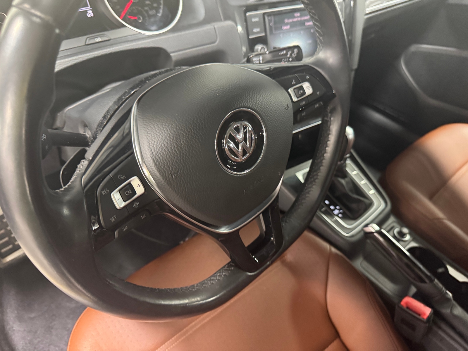 Thumbnail: 2019 Volkswagen Golf - 4