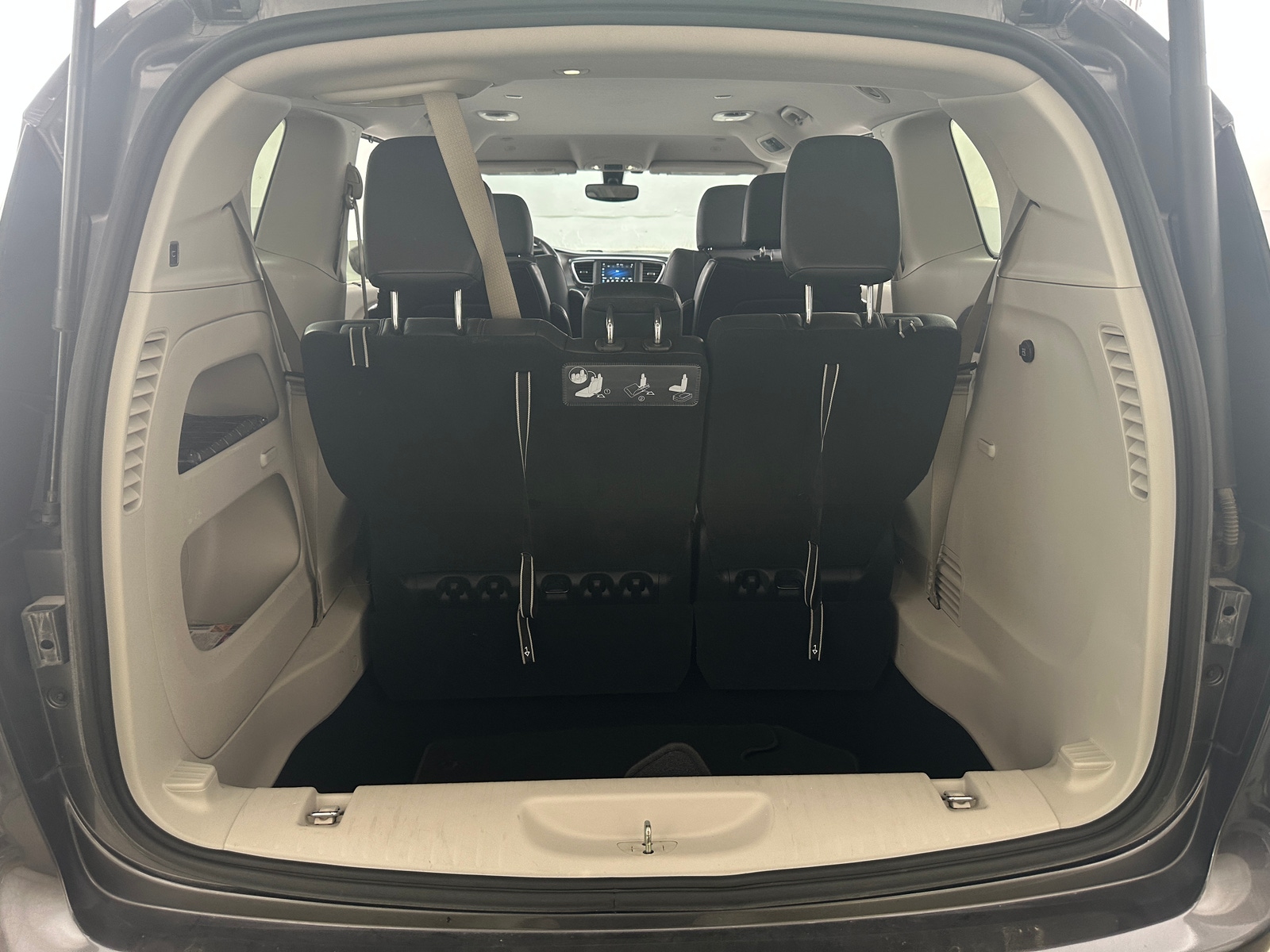 Thumbnail: 2020 Chrysler Pacifica - 6