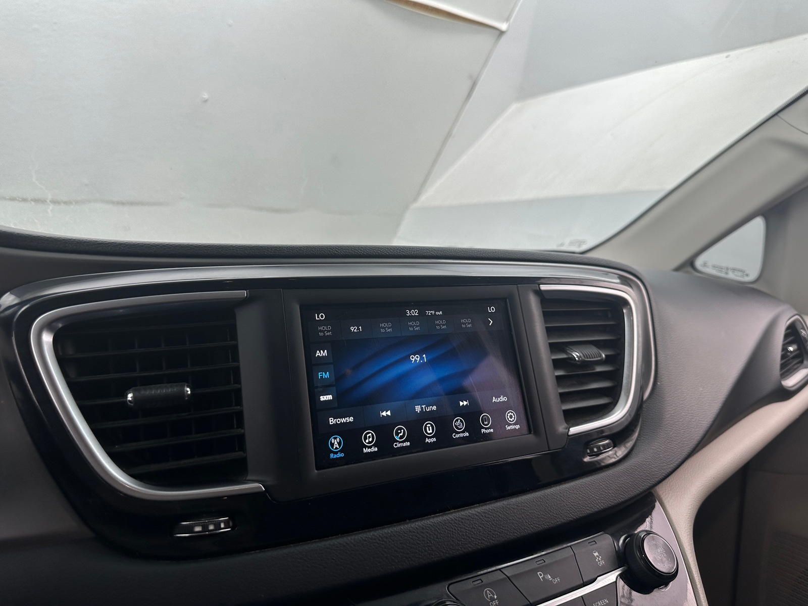 Thumbnail: 2020 Chrysler Pacifica - 3