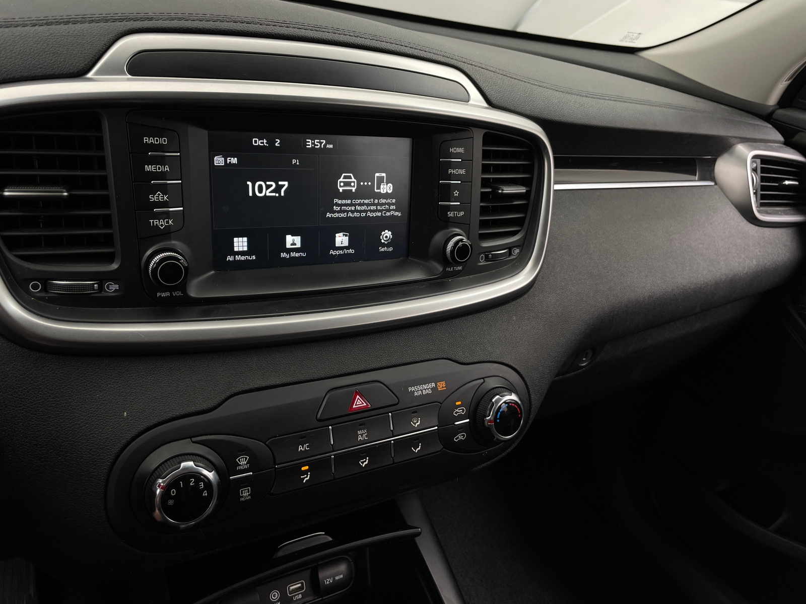 Thumbnail: 2019 Kia Sorento - 4