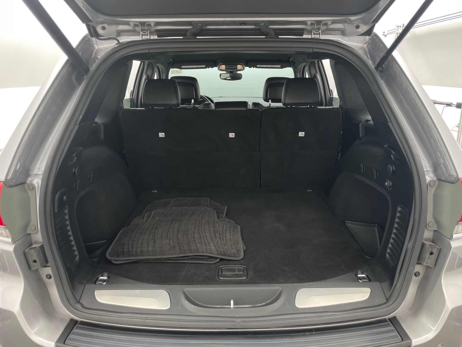 Thumbnail: 2018 Jeep Grand Cherokee - 6