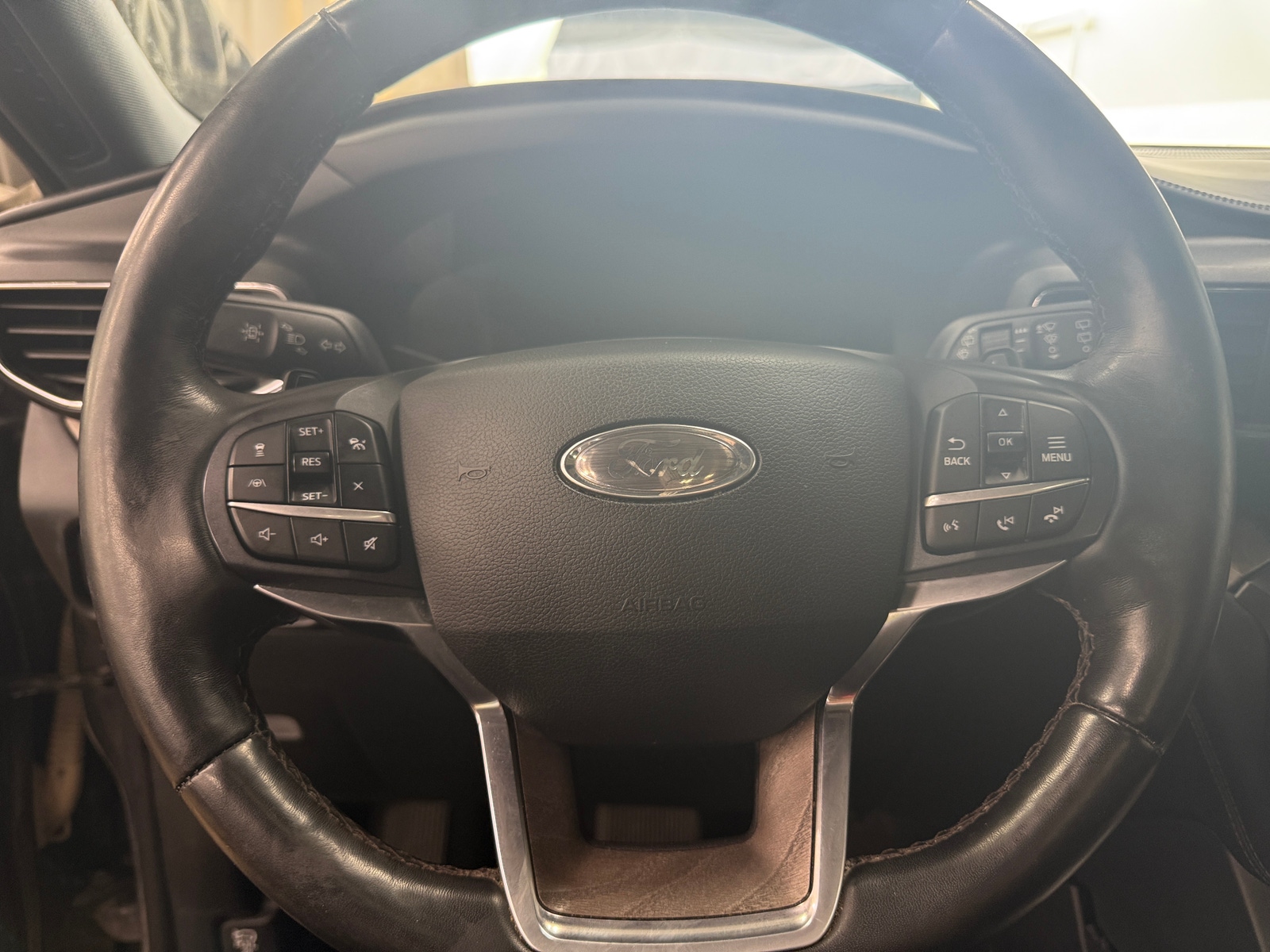 Thumbnail: 2020 Ford Explorer - 4