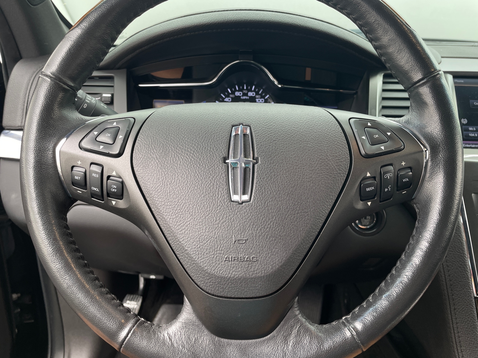 Thumbnail: 2013 Lincoln MKS - 4