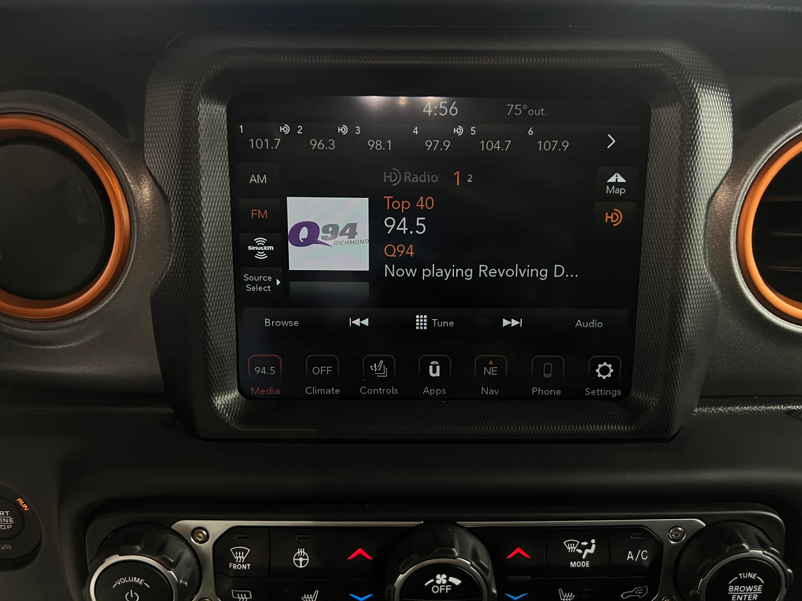 Thumbnail: 2023 Jeep Gladiator - 4