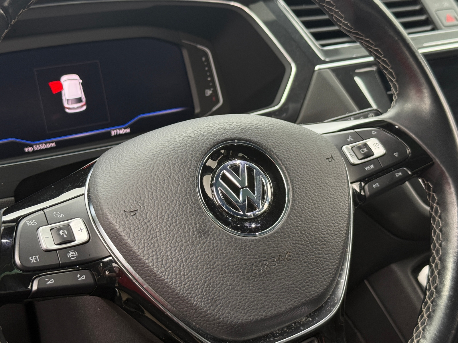 Thumbnail: 2019 Volkswagen Tiguan - 4
