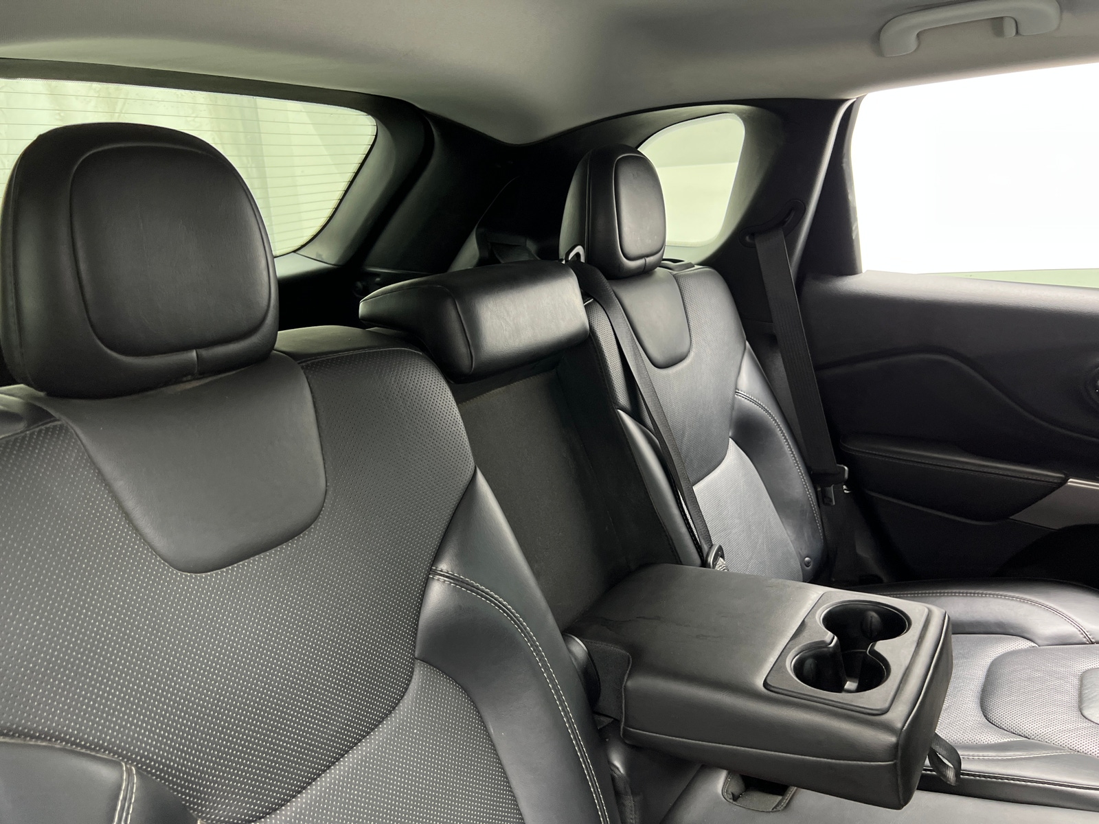 Thumbnail: 2019 Jeep Cherokee - 5