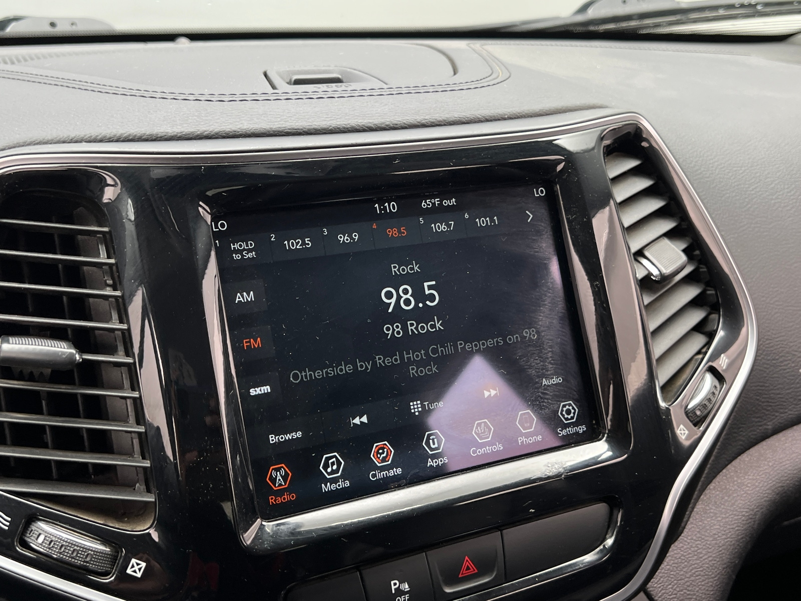 Thumbnail: 2019 Jeep Cherokee - 3