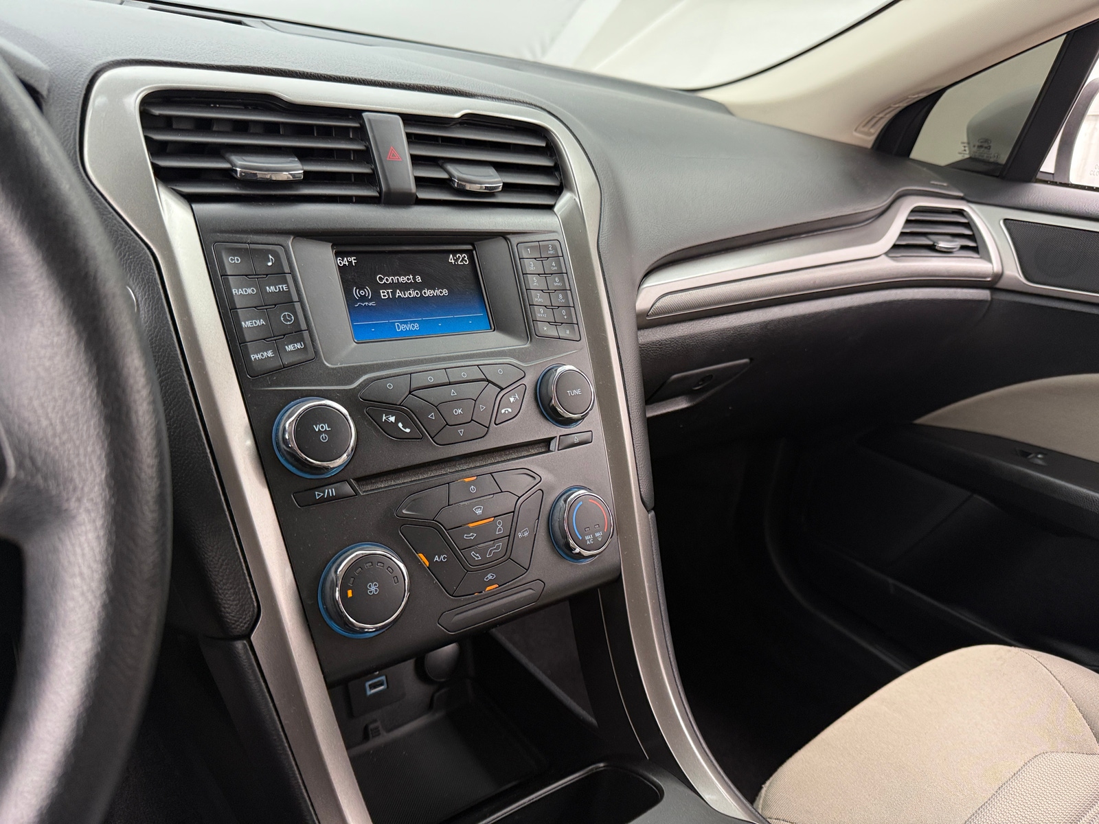 Thumbnail: 2017 Ford Fusion - 4