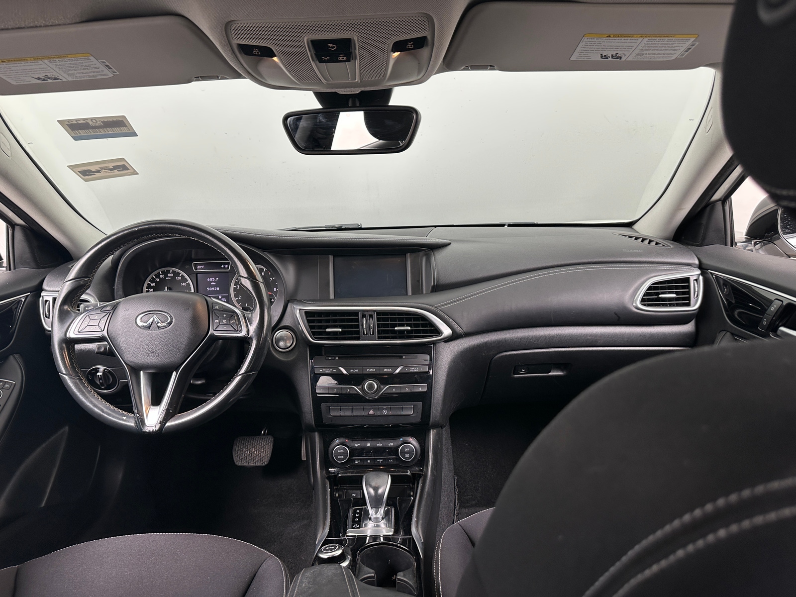 Thumbnail: 2018 INFINITI QX30 - 3