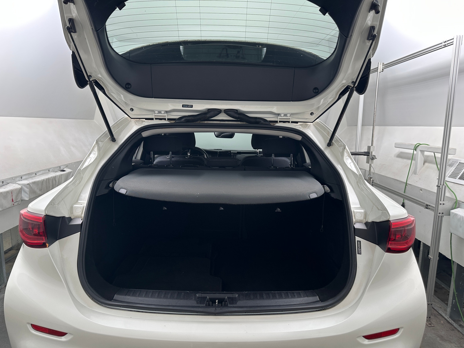 Thumbnail: 2018 INFINITI QX30 - 7