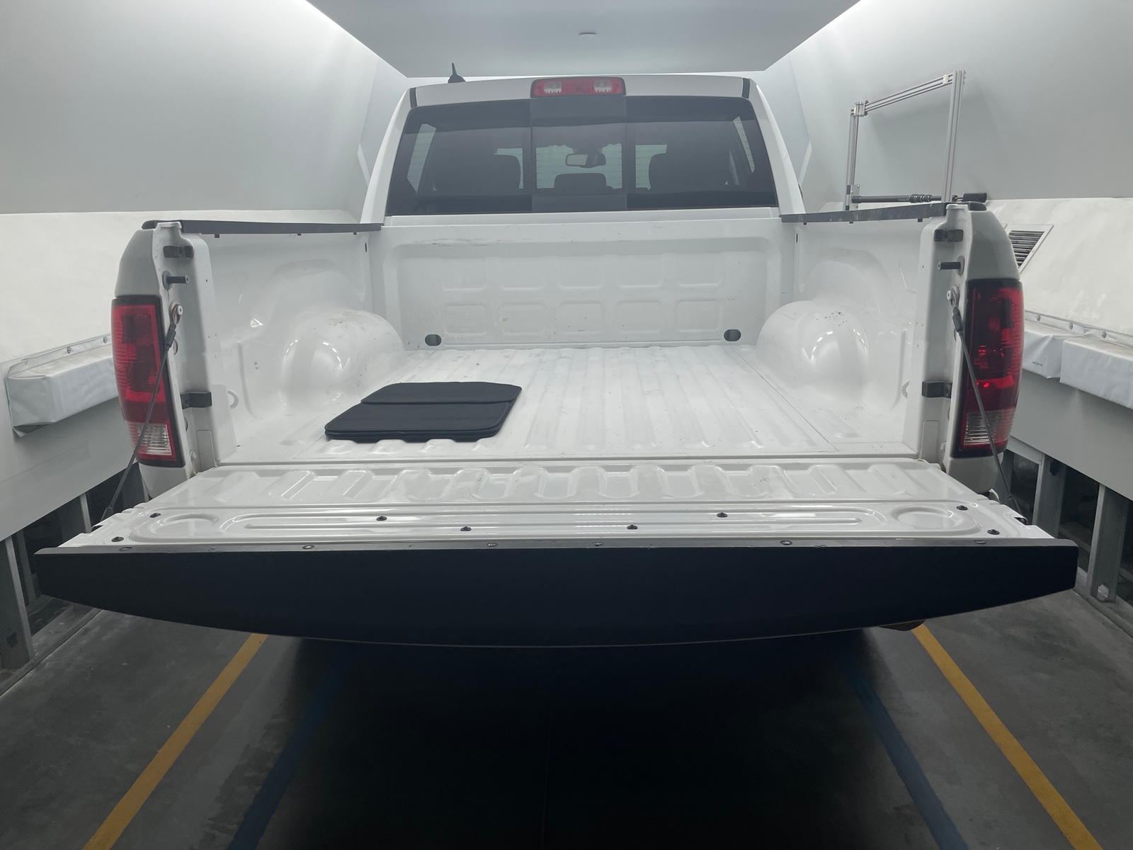 Thumbnail: 2023 RAM 1500 Classic - 7