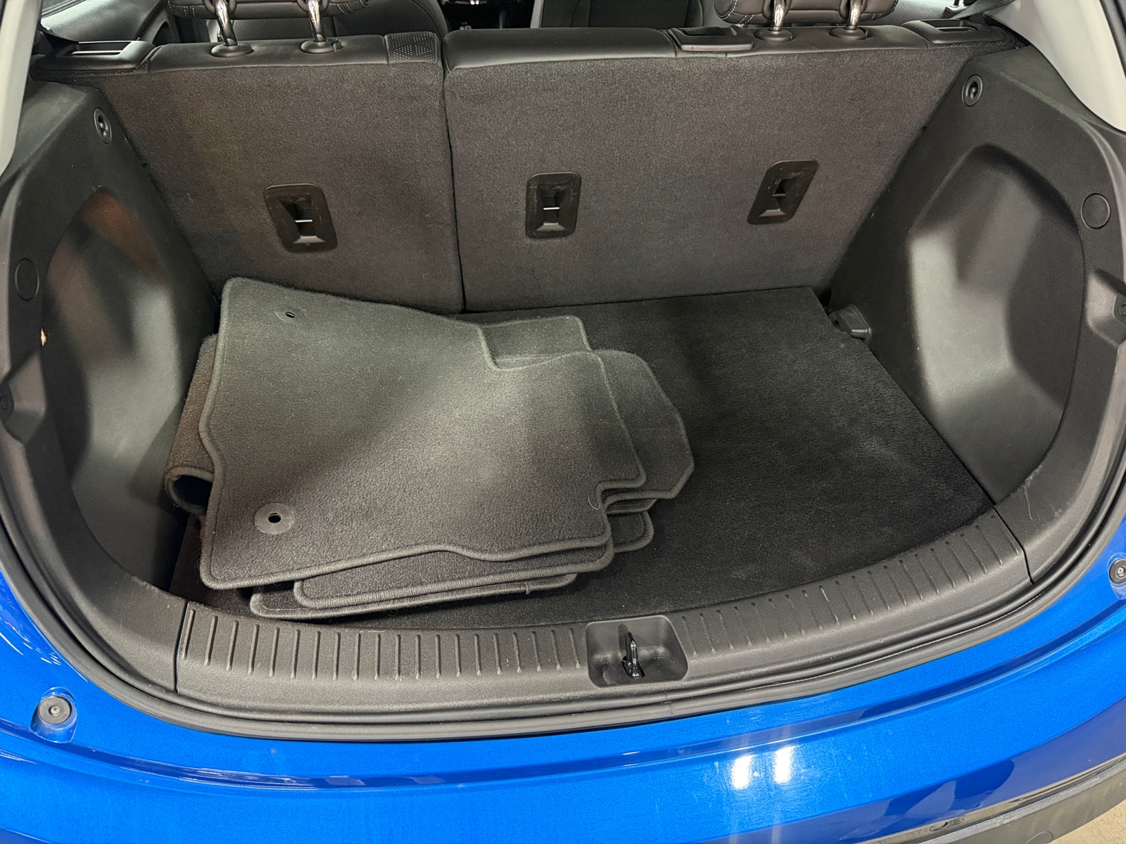 Thumbnail: 2023 Chevrolet Bolt EV - 6