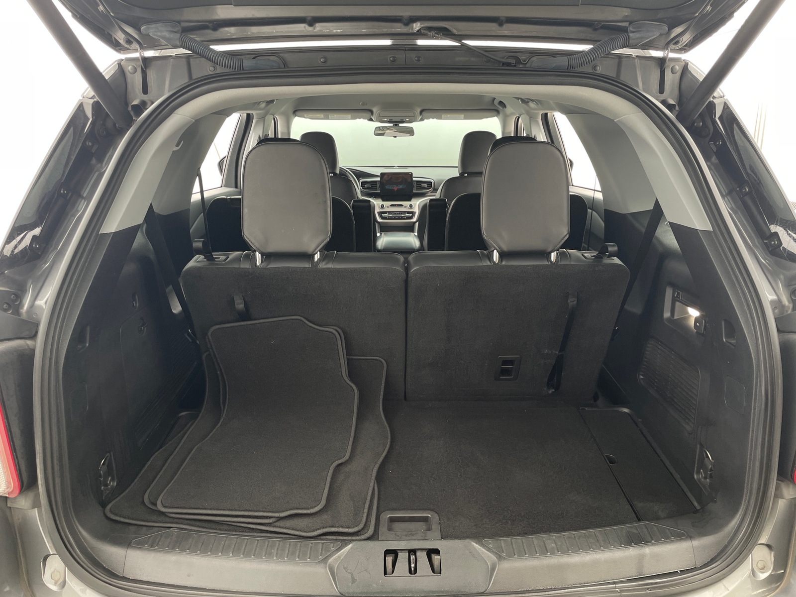 Thumbnail: 2021 Ford Explorer - 7