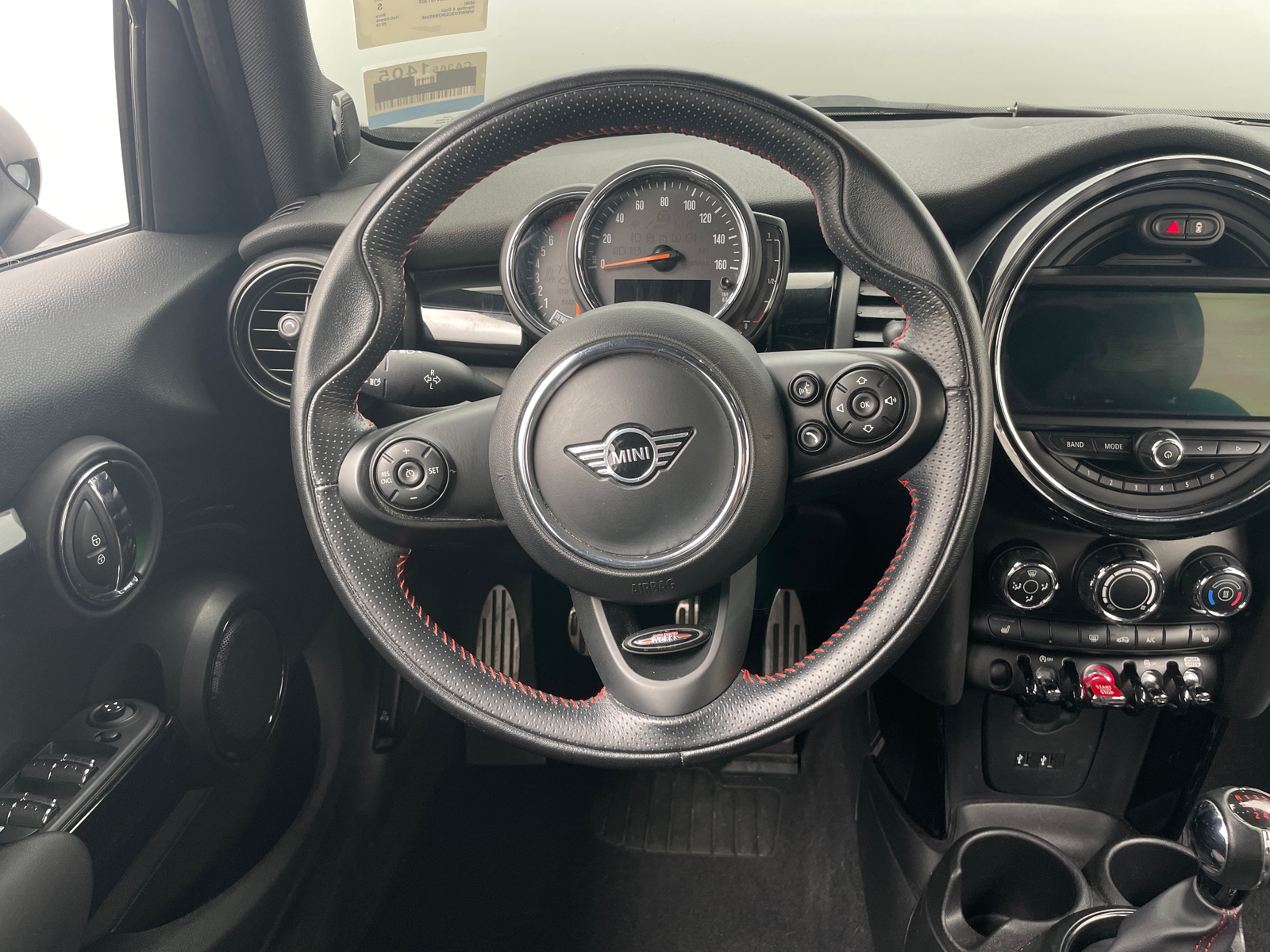 Thumbnail: 2019 MINI Cooper Hardtop - 4