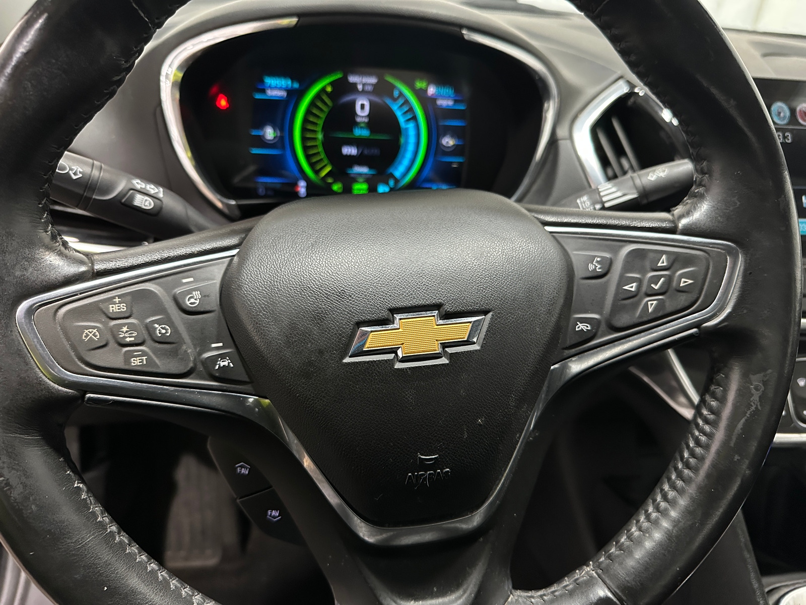 Thumbnail: 2018 Chevrolet Volt - 4
