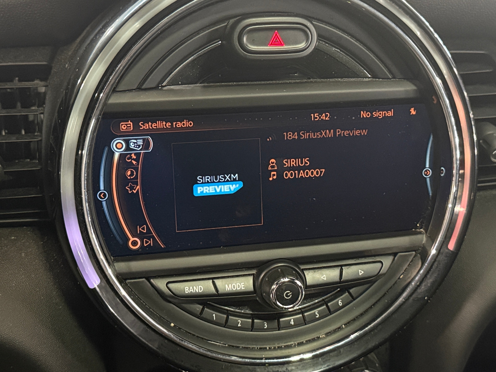 Thumbnail: 2015 MINI Cooper Hardtop - 3