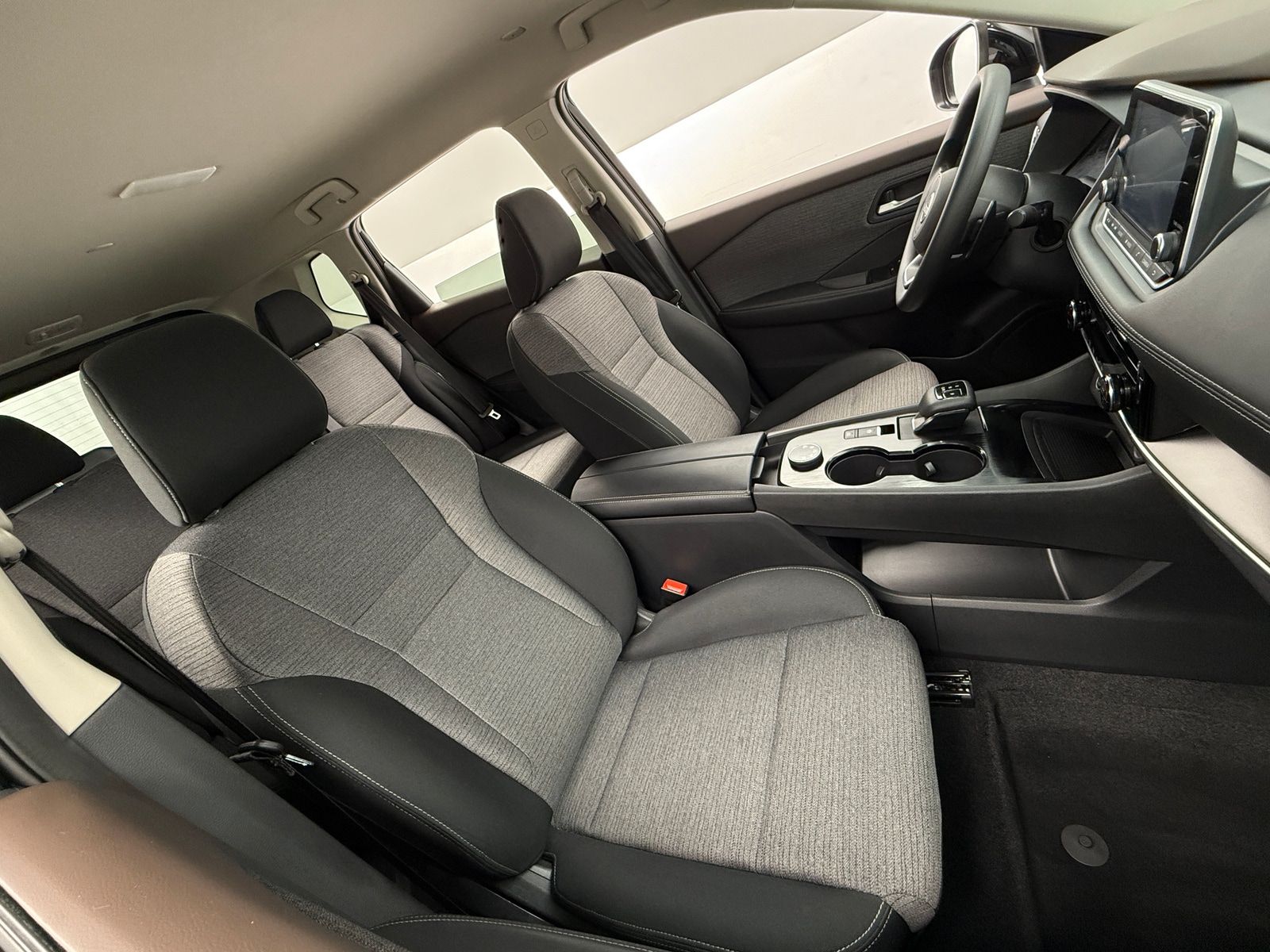 Thumbnail: 2023 Nissan Rogue - 2