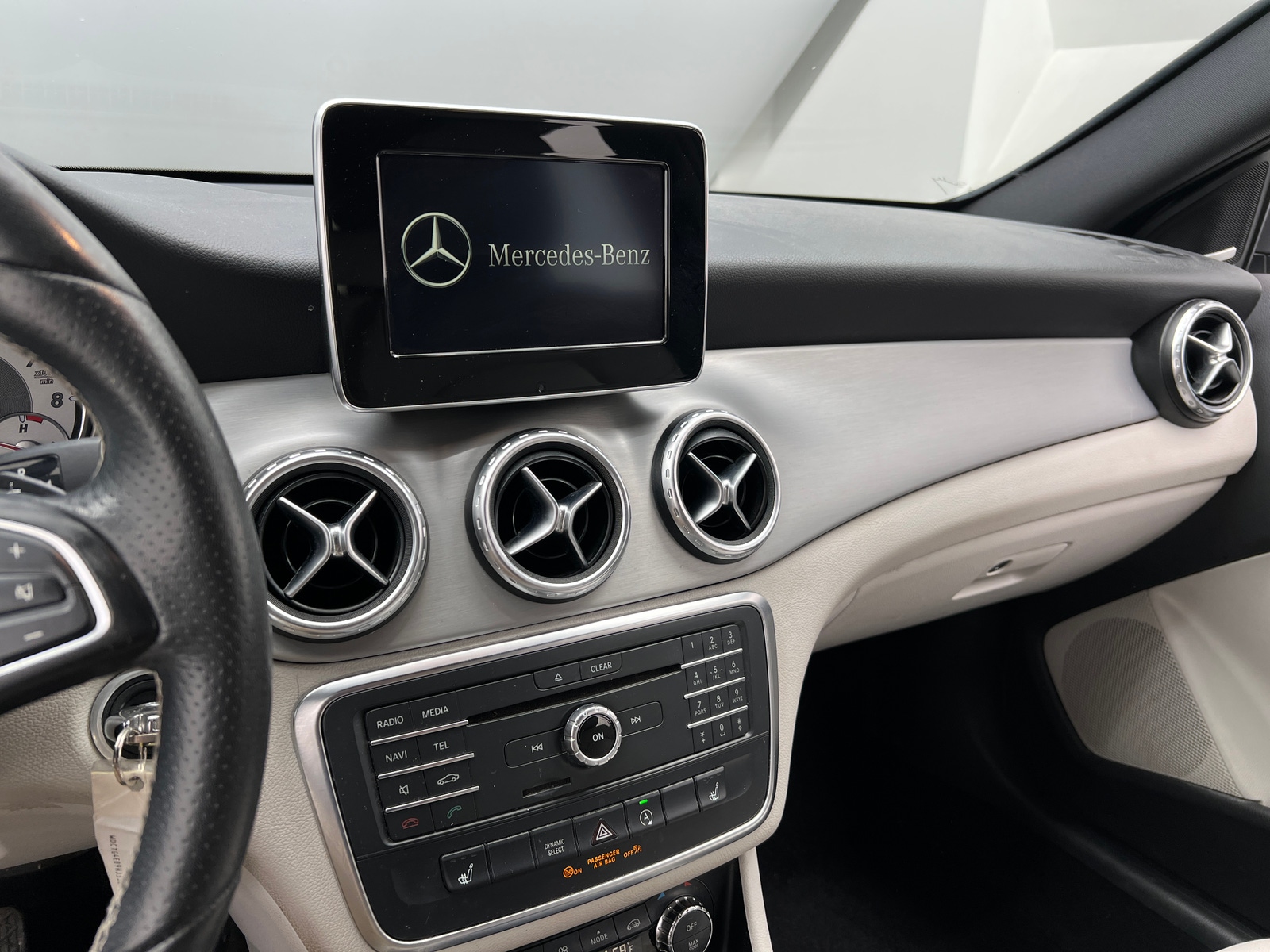 Thumbnail: 2017 Mercedes-Benz GLA - 3