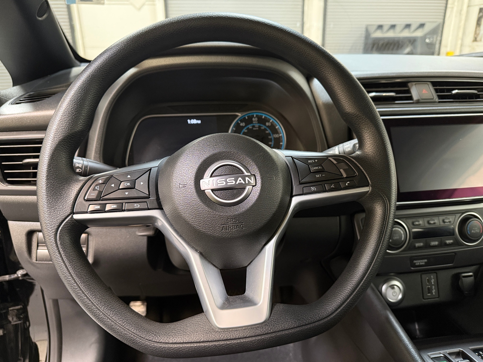 Thumbnail: 2024 Nissan Leaf - 5