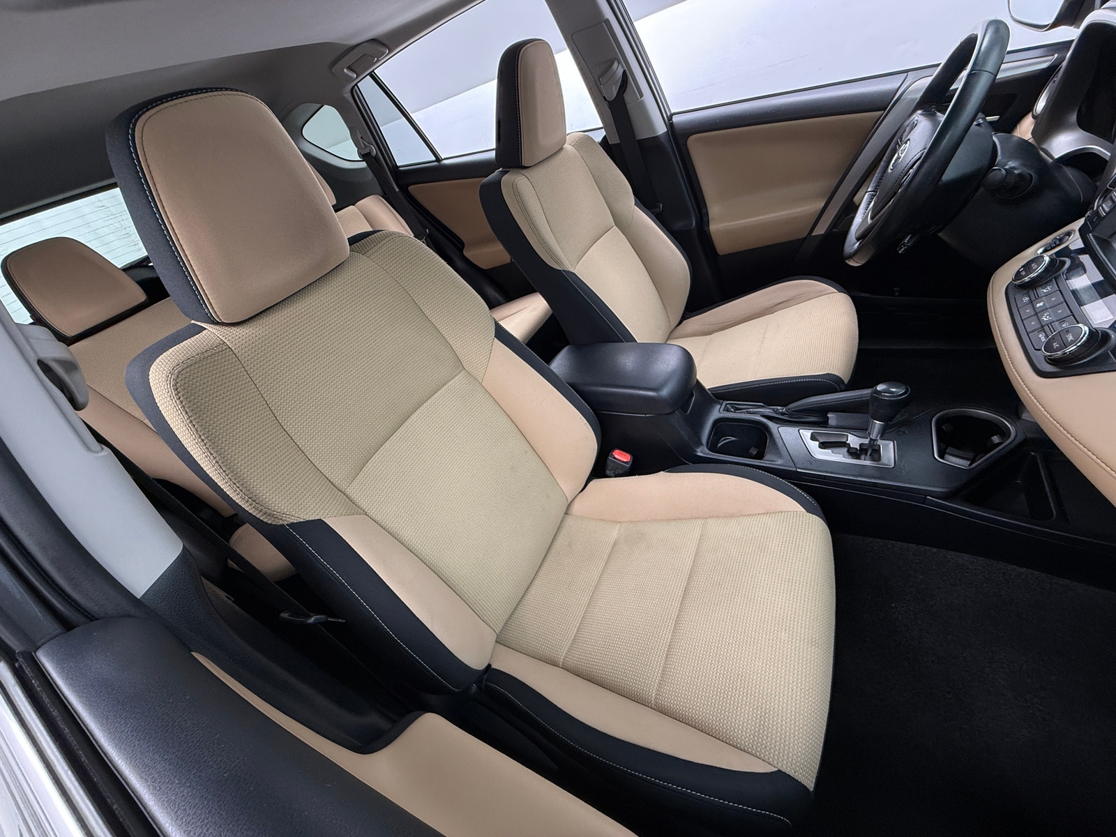 Thumbnail: 2018 Toyota RAV4 - 2