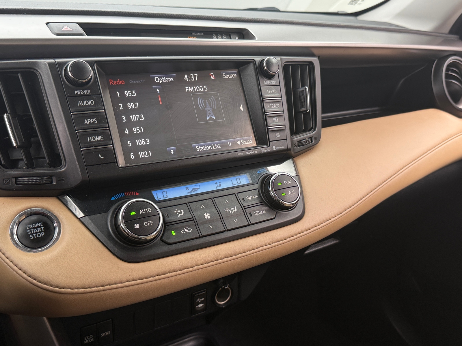 Thumbnail: 2018 Toyota RAV4 - 4