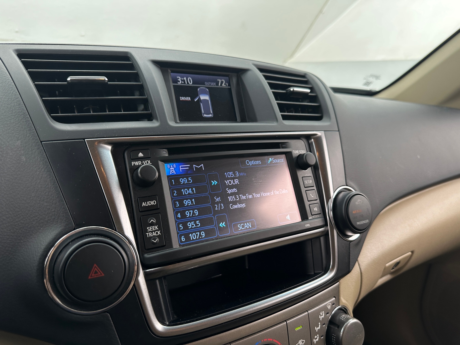 Thumbnail: 2013 Toyota Highlander - 4