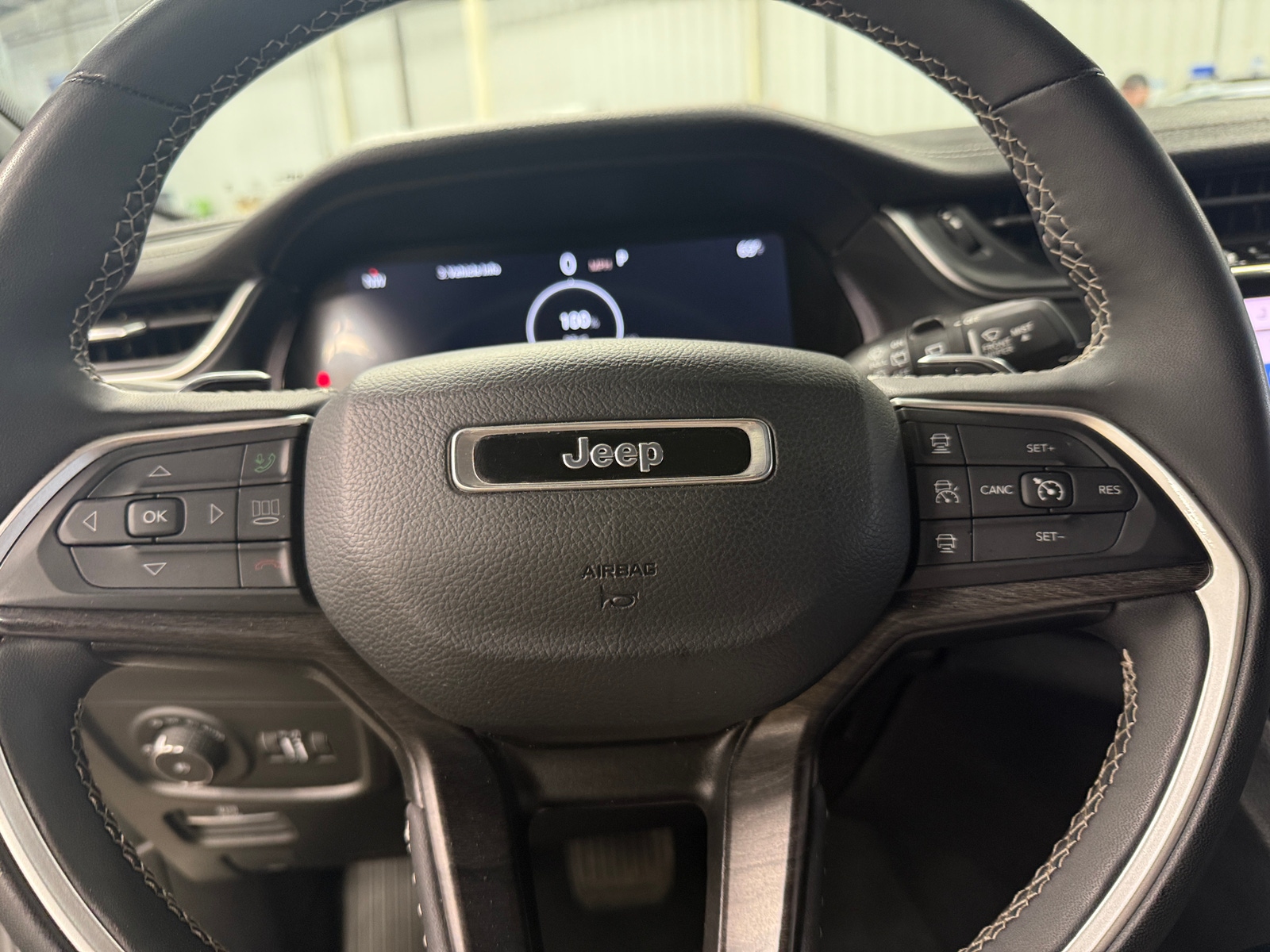 Thumbnail: 2024 Jeep Grand Cherokee L - 4