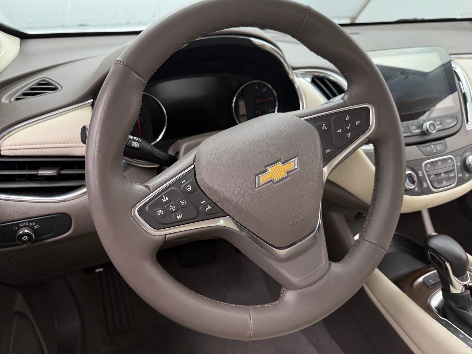 Thumbnail: 2024 Chevrolet Malibu - 4