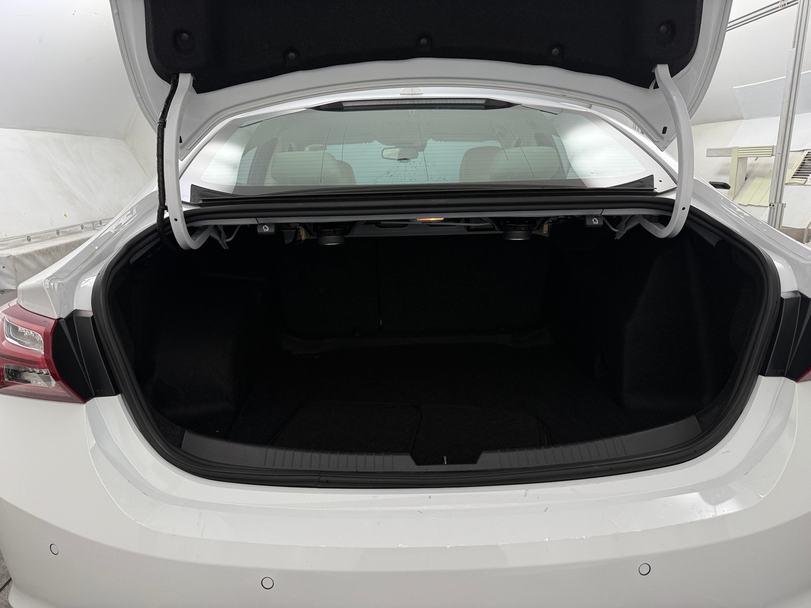 Thumbnail: 2024 Chevrolet Malibu - 6