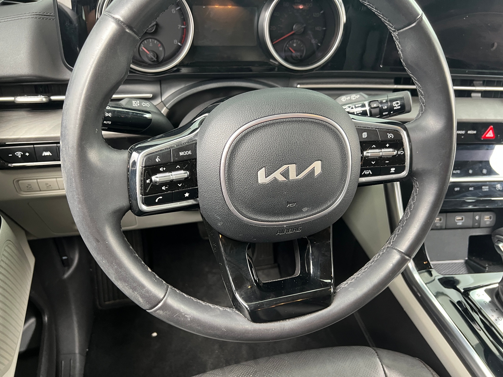 Thumbnail: 2024 Kia Carnival - 4