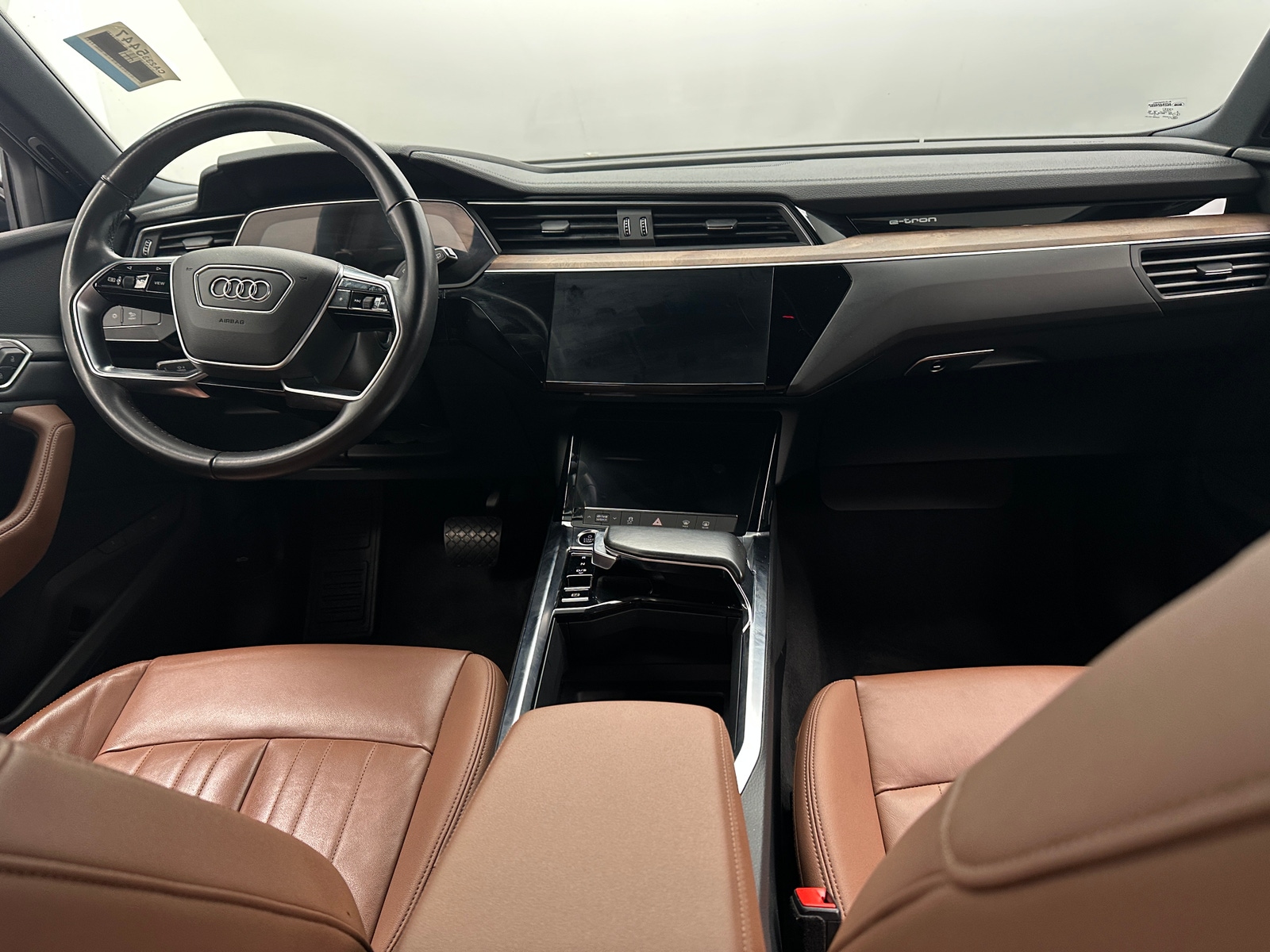 Thumbnail: 2022 Audi e-tron - 2