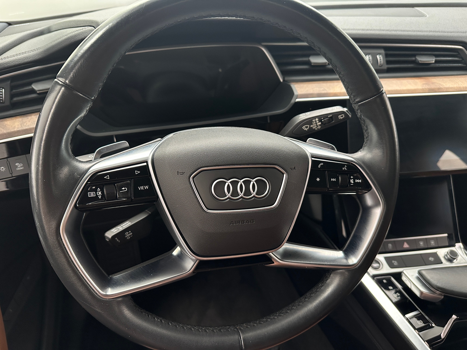 Thumbnail: 2022 Audi e-tron - 4