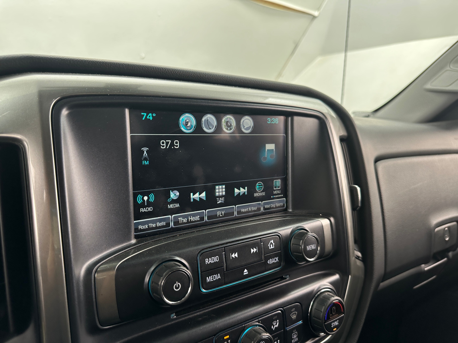 Thumbnail: 2018 Chevrolet Silverado 1500 - 4