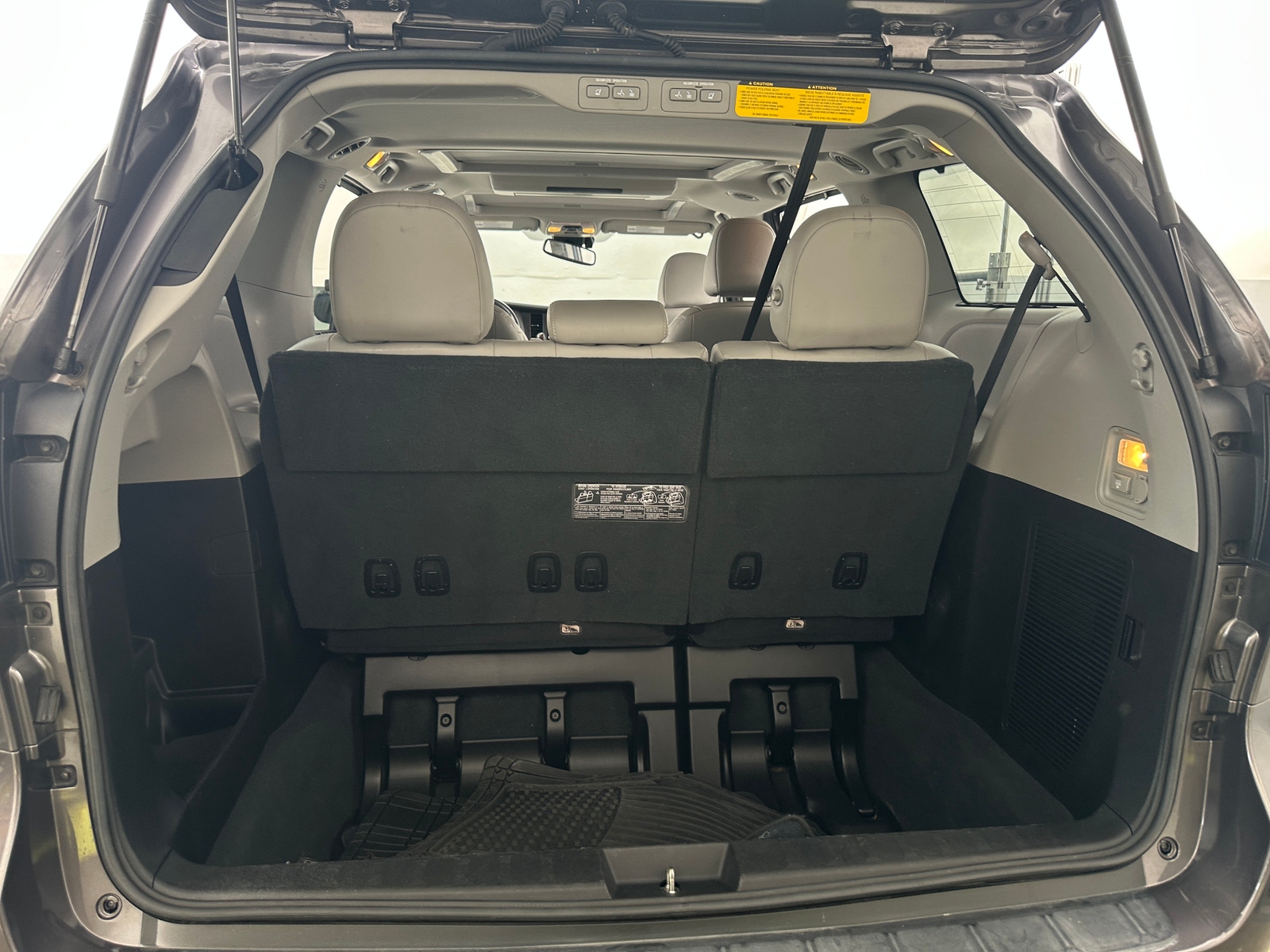 Thumbnail: 2019 Toyota Sienna - 6