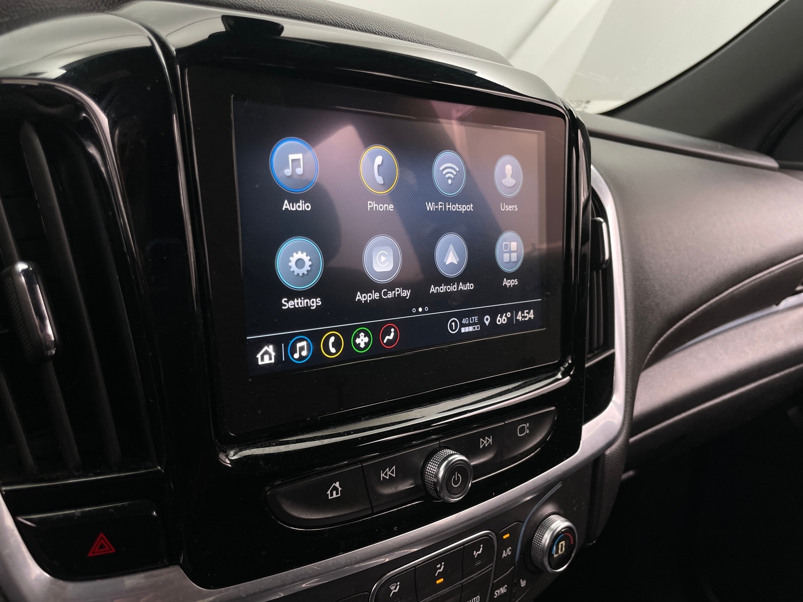 Thumbnail: 2022 Chevrolet Traverse - 4