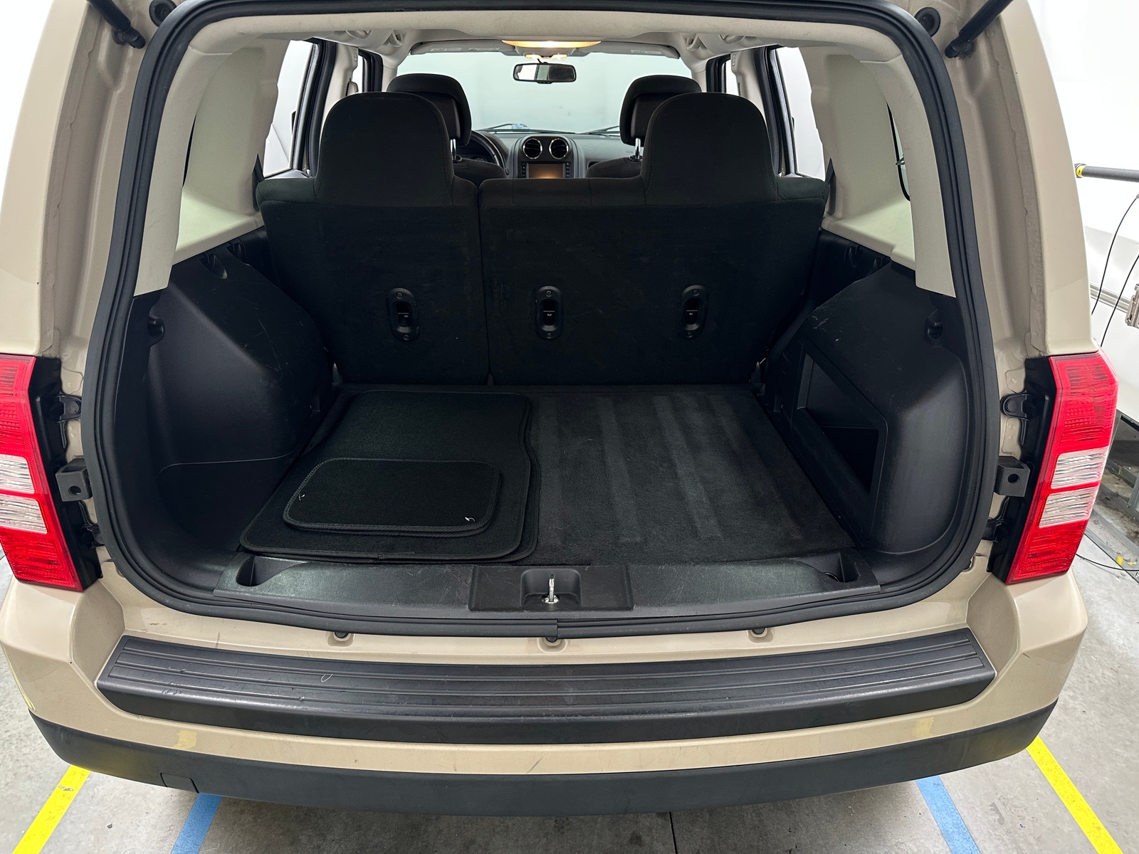 Thumbnail: 2017 Jeep Patriot - 7