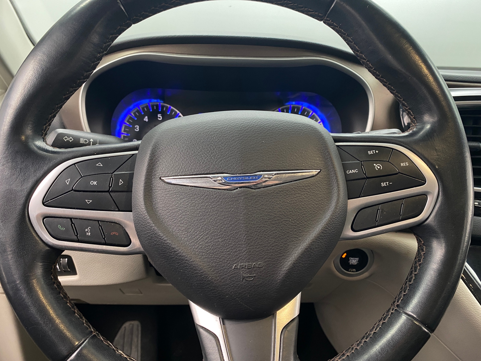 Thumbnail: 2018 Chrysler Pacifica - 4