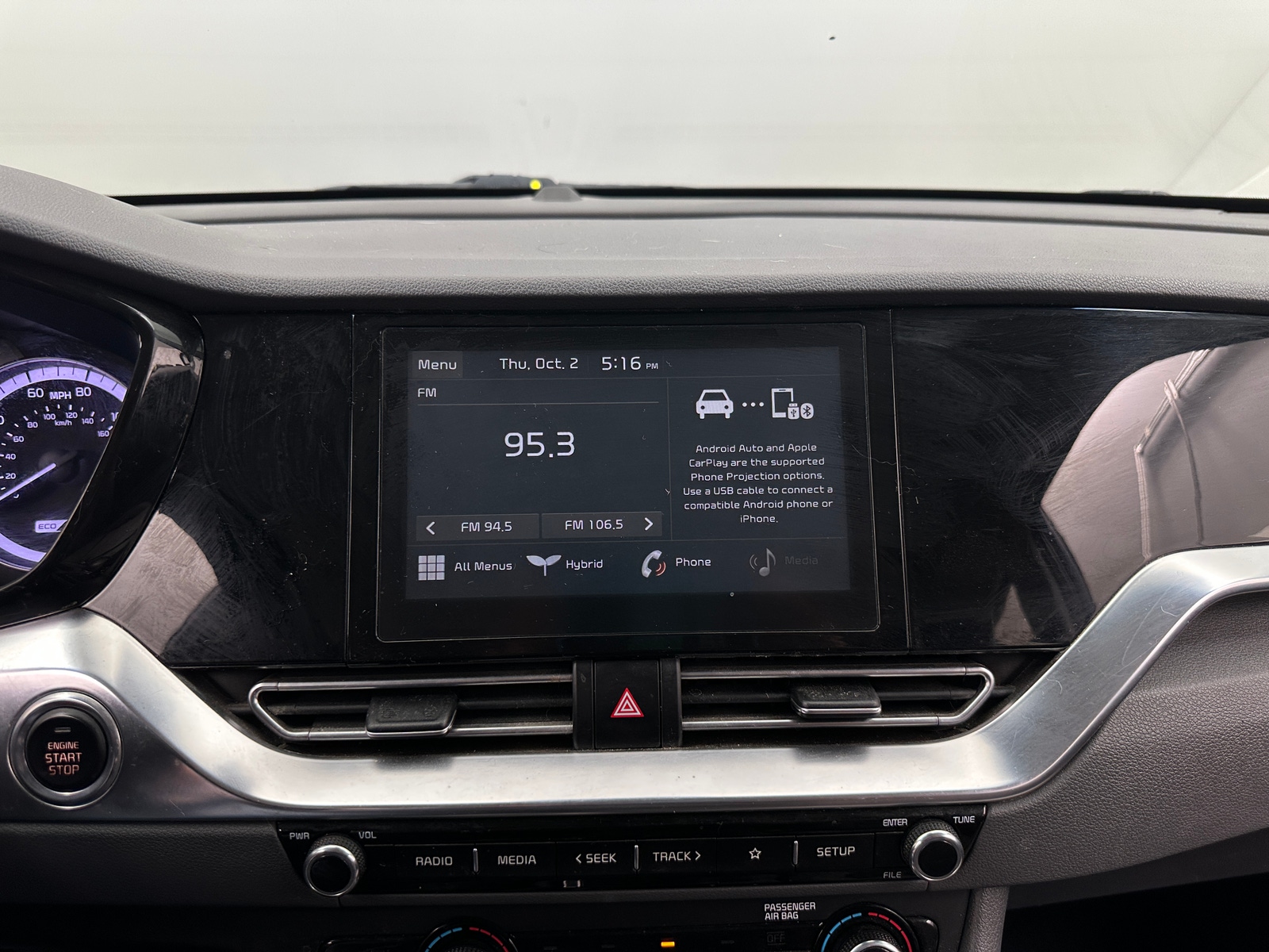 Thumbnail: 2020 Kia Niro - 4