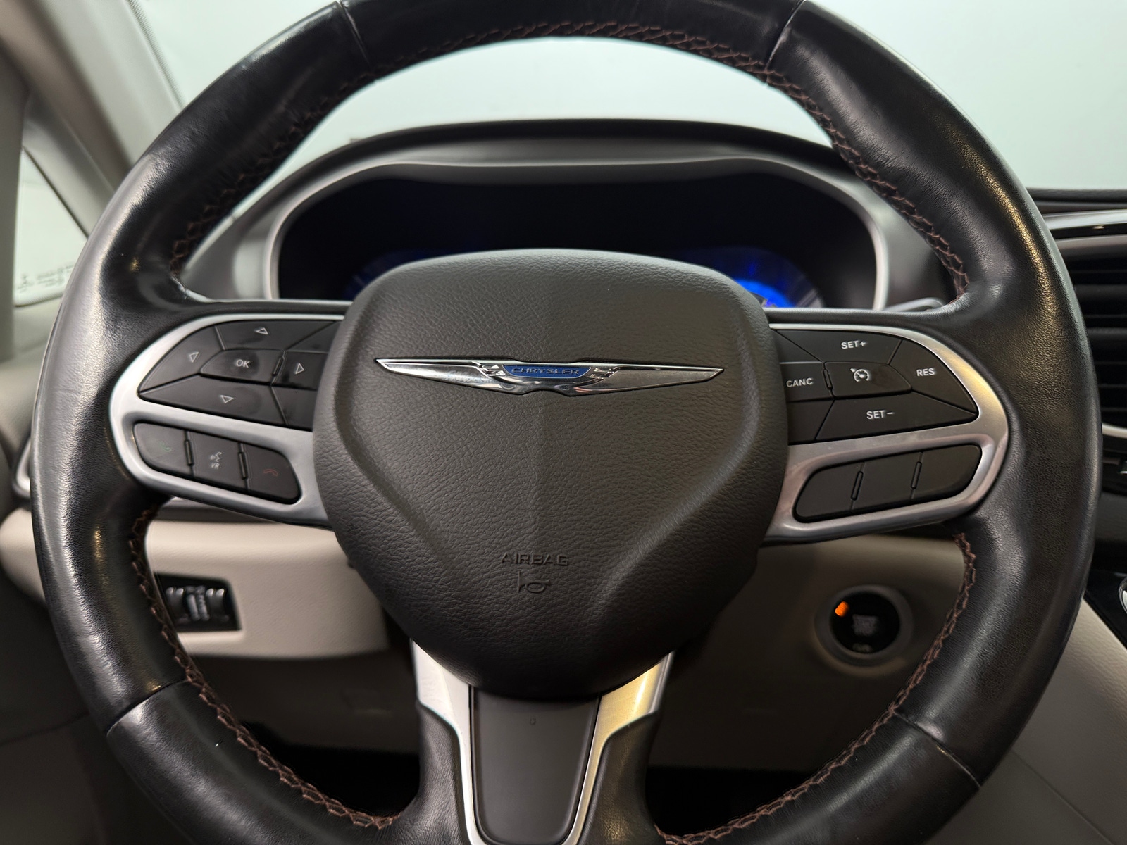 Thumbnail: 2020 Chrysler Pacifica - 4