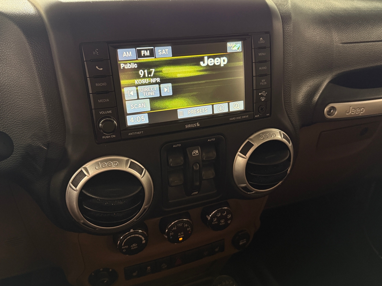 Thumbnail: 2015 Jeep Wrangler - 3