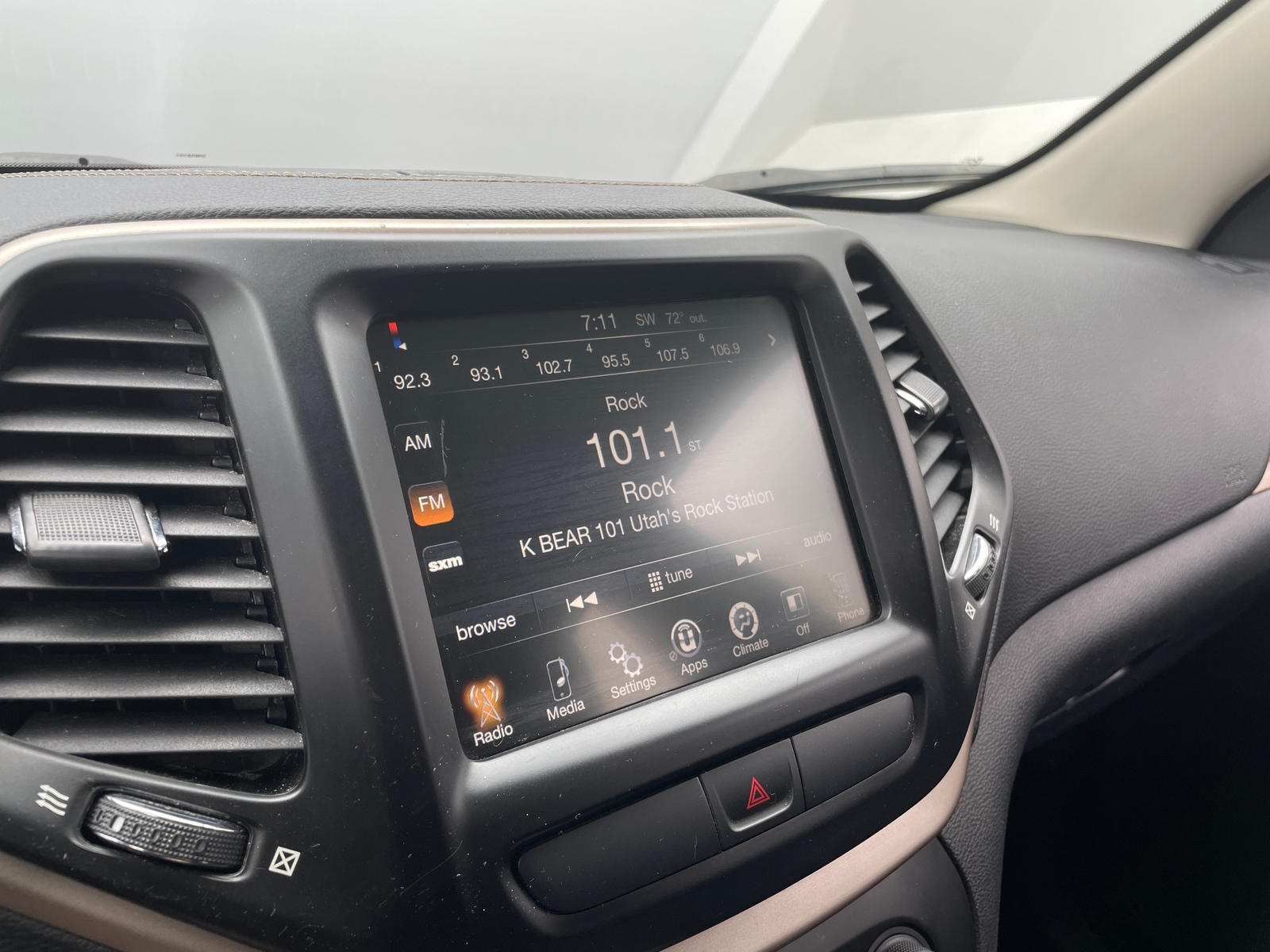 Thumbnail: 2016 Jeep Cherokee - 4