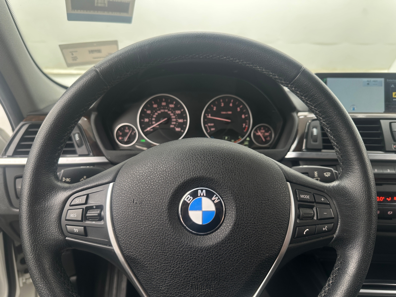 Thumbnail: 2015 BMW 3 Series - 4