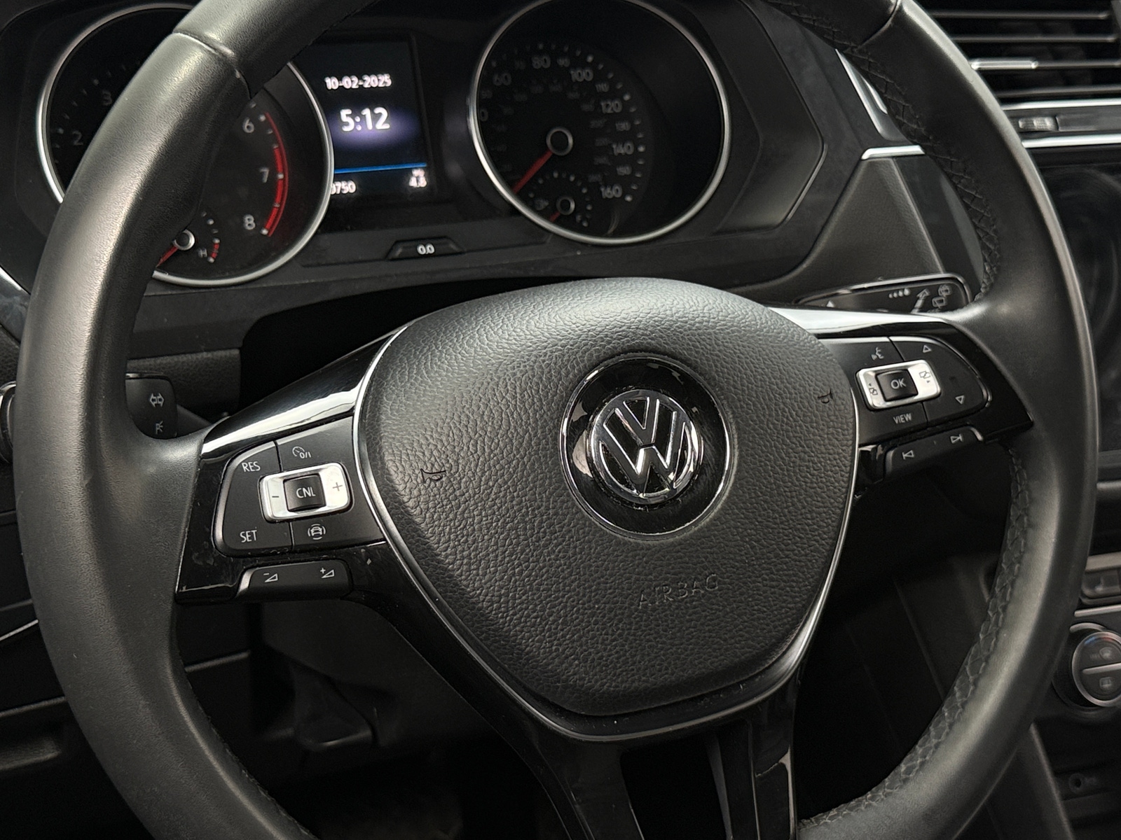 Thumbnail: 2020 Volkswagen Tiguan - 4